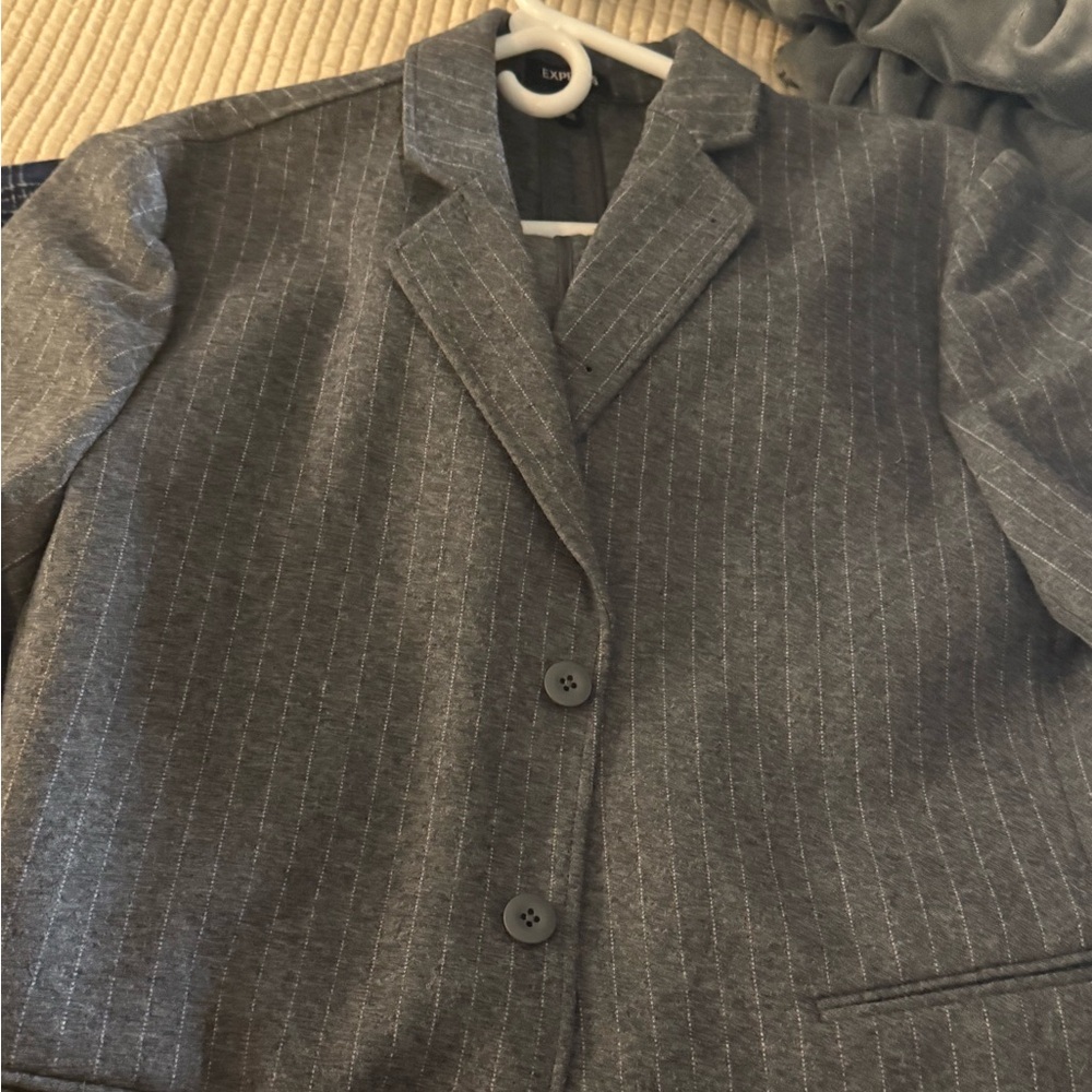 Express Pinstripe Suit – Slim Fit (Jacket 40S / Pants 32×30)